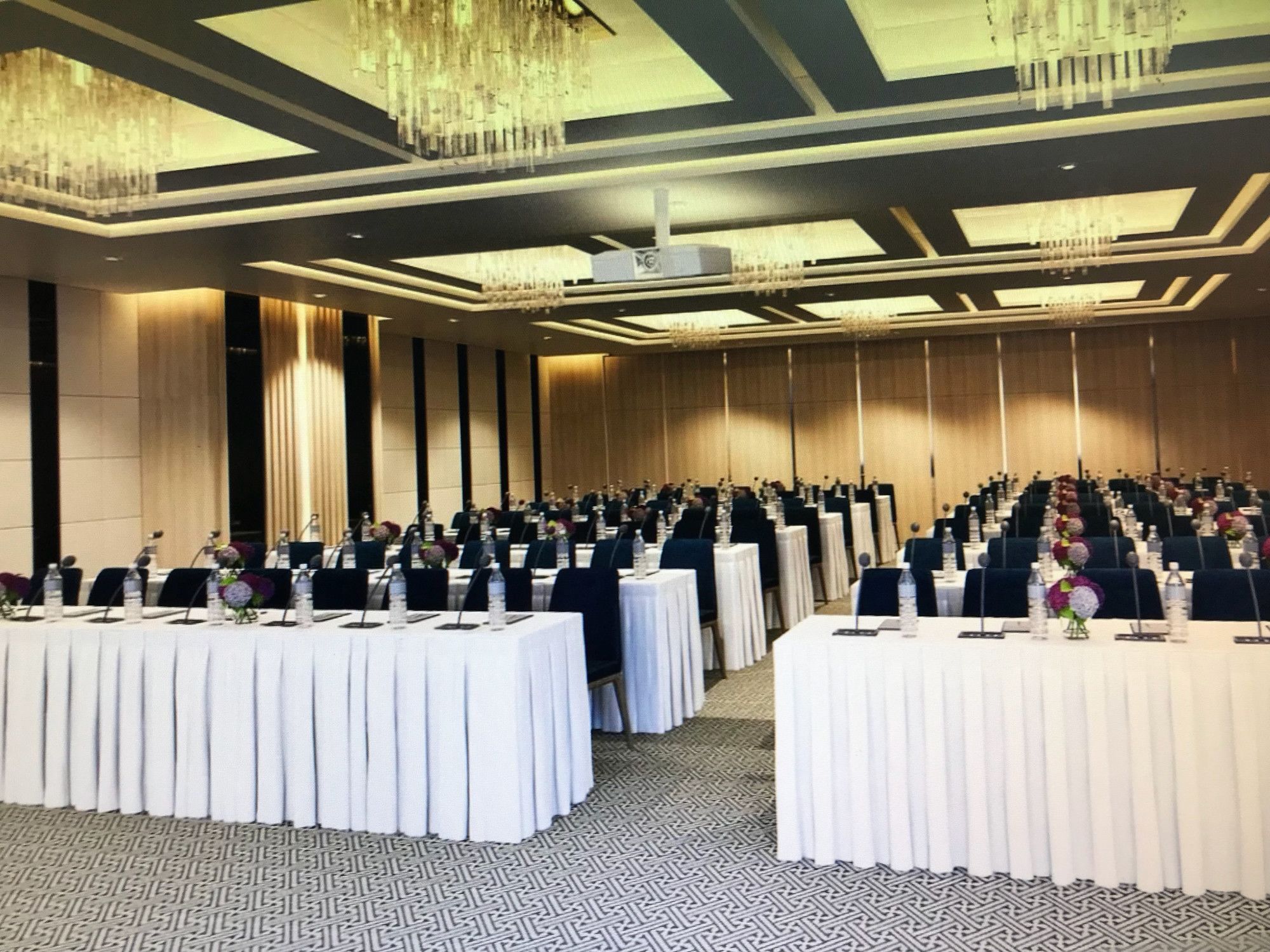 마제스틱 프리미엄 호텔 나트랑 외부 사진